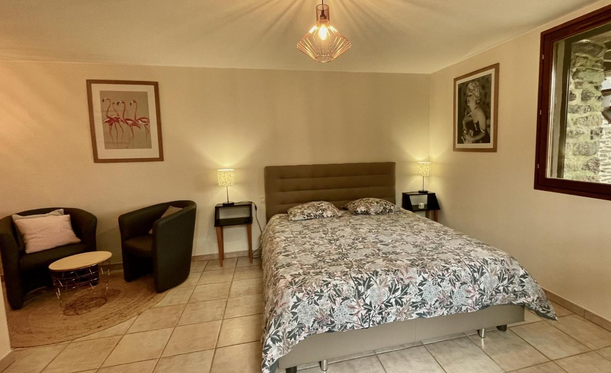 Chambres D'Hotes Les Tilleuls Poullaouen エクステリア 写真